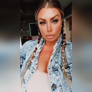 Meet your Posher, Keri